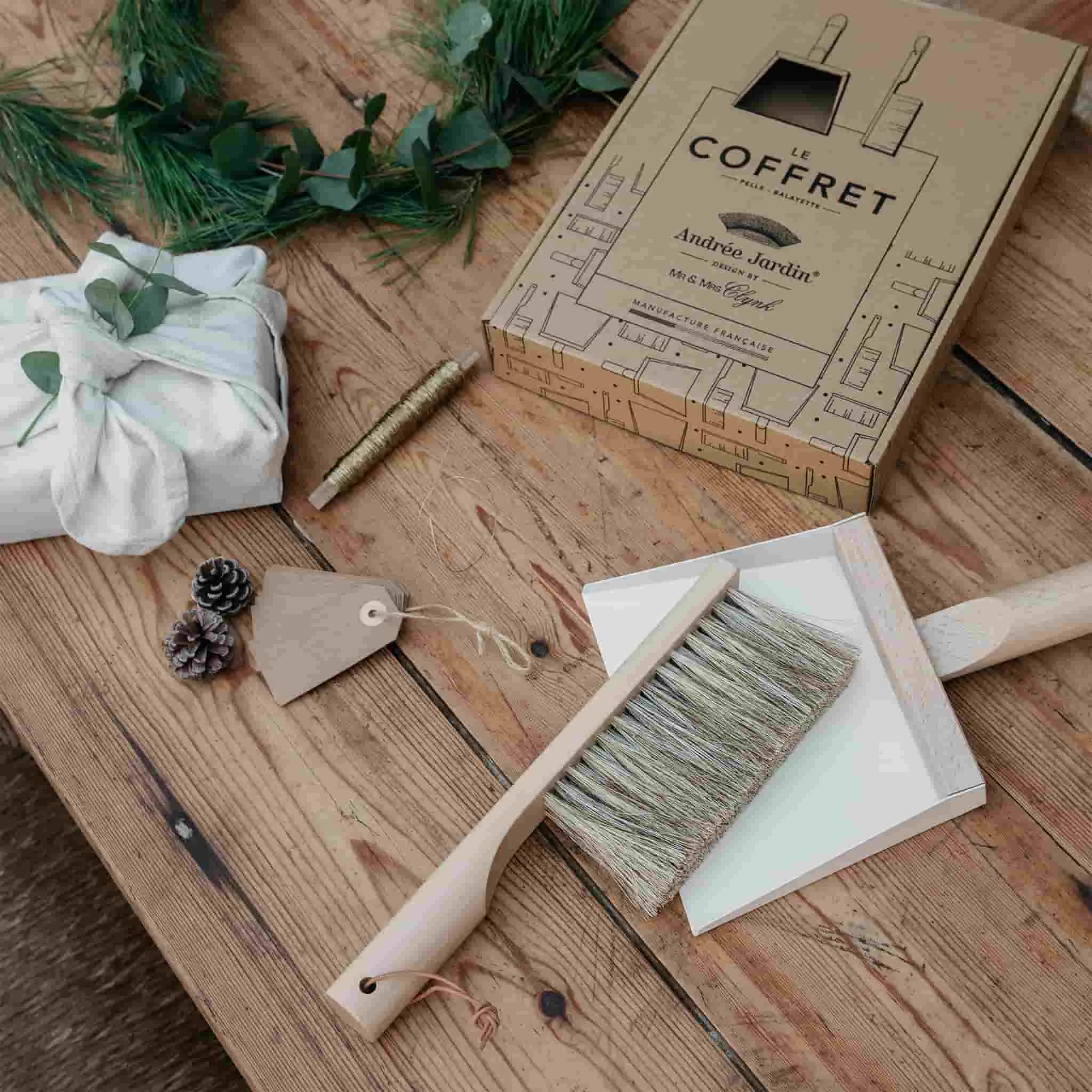 Andree Jardin Natural Fibre & Beech Hand Brush & Dustpan - White 5 Andree Jardin Natural Fibre & Beech Hand Brush & Dustpan - White