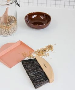 Andree Jardin Wooden Table Brush & Dustpan Cookware 11 Andree Jardin Wooden Table Brush & Dustpan Cookware