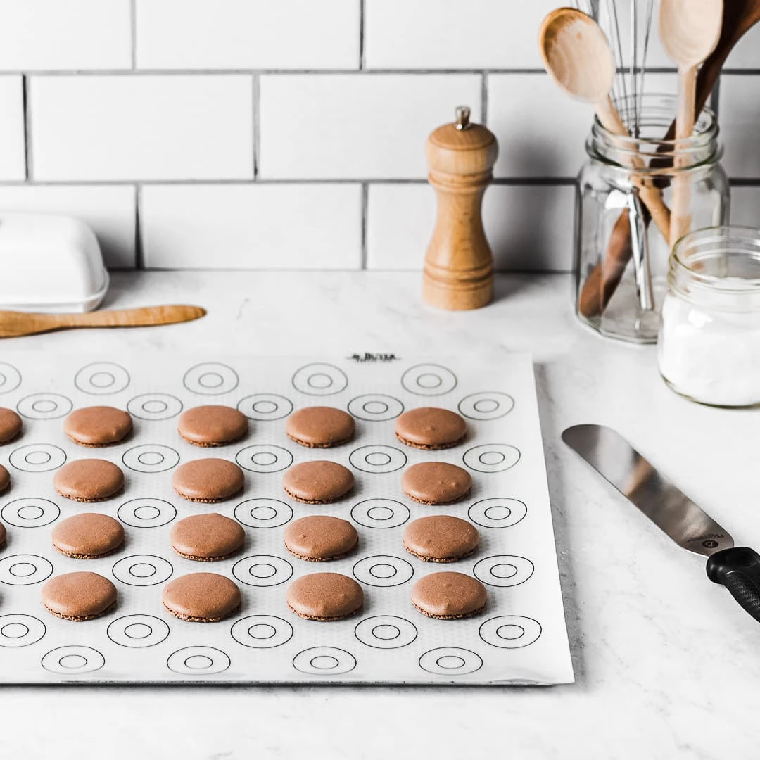 Cookware De Buyer Non-Stick Macaron Stencil Baking Mat 5 Cookware De Buyer Non-Stick Macaron Stencil Baking Mat