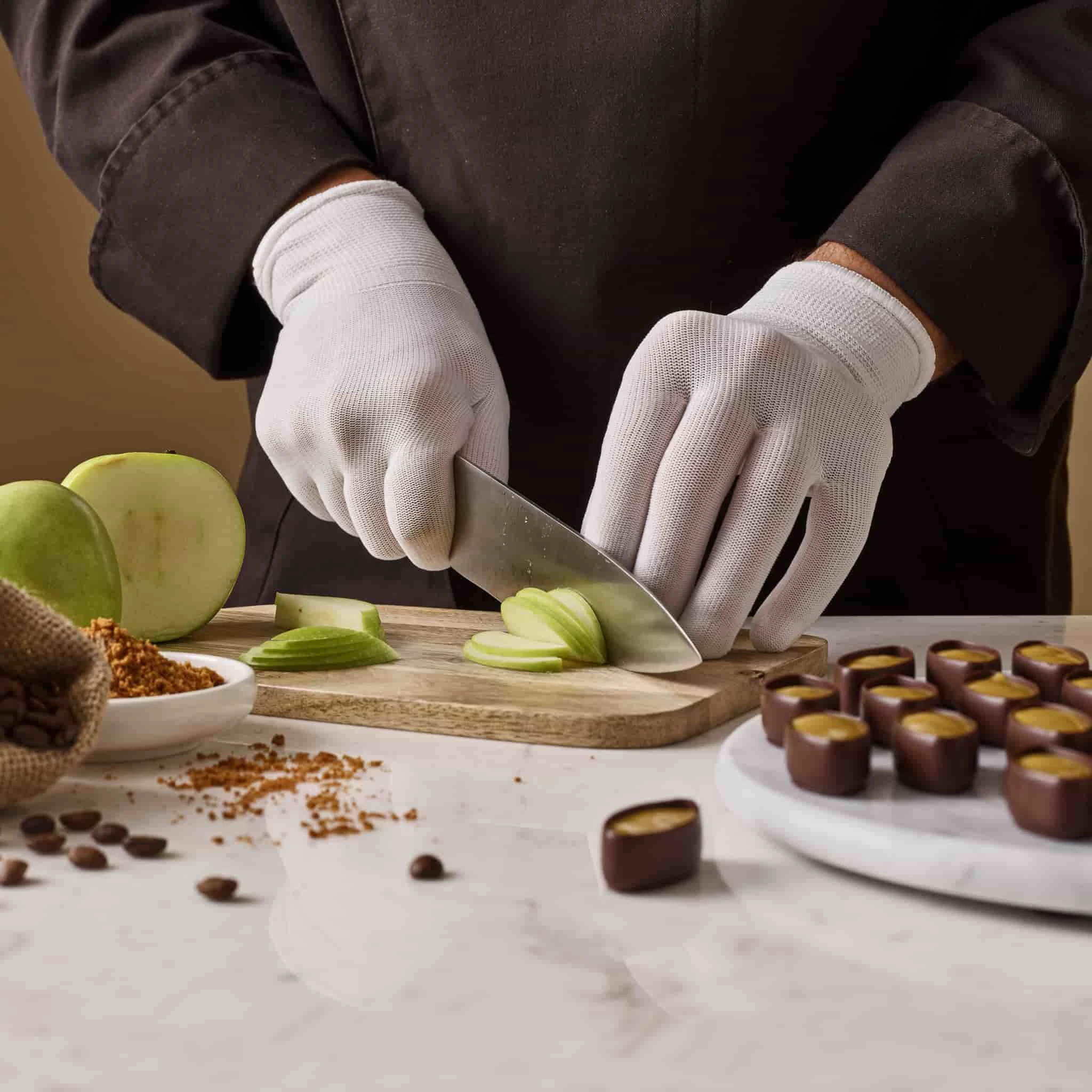 Ingredients Neuhaus Pralines Champagne Pairing Selection - 24 Pieces 8 Ingredients Neuhaus Pralines Champagne Pairing Selection - 24 Pieces