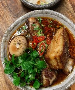 The Vietnamese Larder Chilli & Lemongrass Sauce SEASONAL INSPIRATION 9 The Vietnamese Larder Chilli & Lemongrass Sauce SEASONAL INSPIRATION