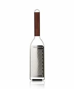 Cookware Master Series Walnut Microplane Gourmet Coarse Grater