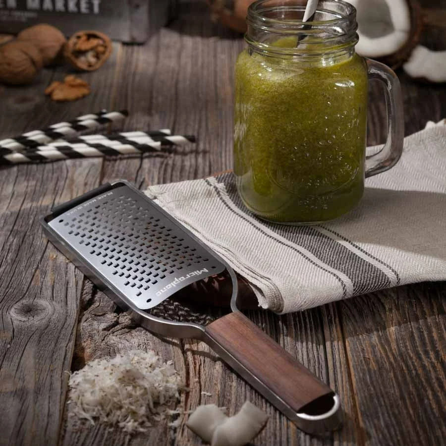 Cookware Master Series Walnut Microplane Gourmet Coarse Grater 4 Cookware Master Series Walnut Microplane Gourmet Coarse Grater