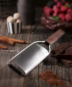 Cookware Master Series Walnut Microplane Gourmet Fine Grater